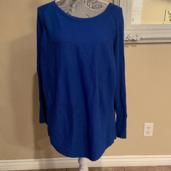 Two by Vince Camuto Sweaters - 4 x $15 🔴 Two by Vince Camatu Oversized
